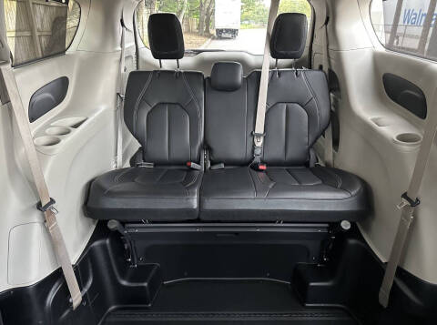 2022 Chrysler Pacifica Touring L