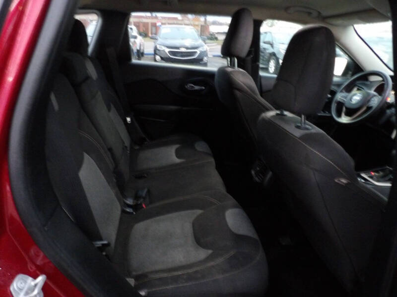 2016 Jeep Cherokee Sport