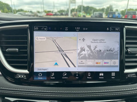 2026 Chrysler Pacifica Select