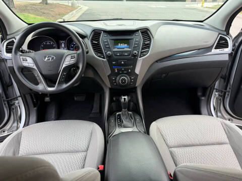 2016 Hyundai Santa Fe SE