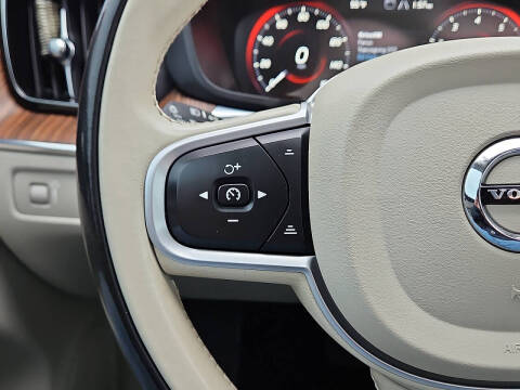 2021 Volvo XC60 T6 Momentum