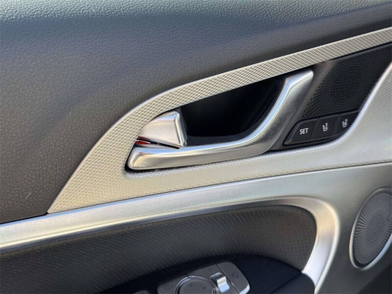 2026 Genesis G70 2.5T Prestige