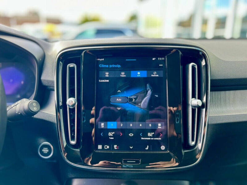 2023 Volvo XC40 B5 Core