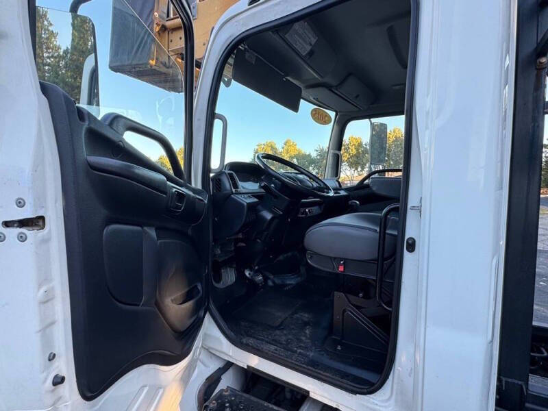 2015 Hino 258A