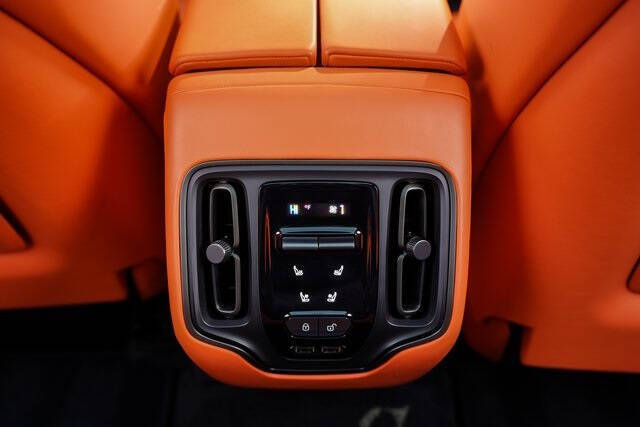 2022 Aston Martin DBX