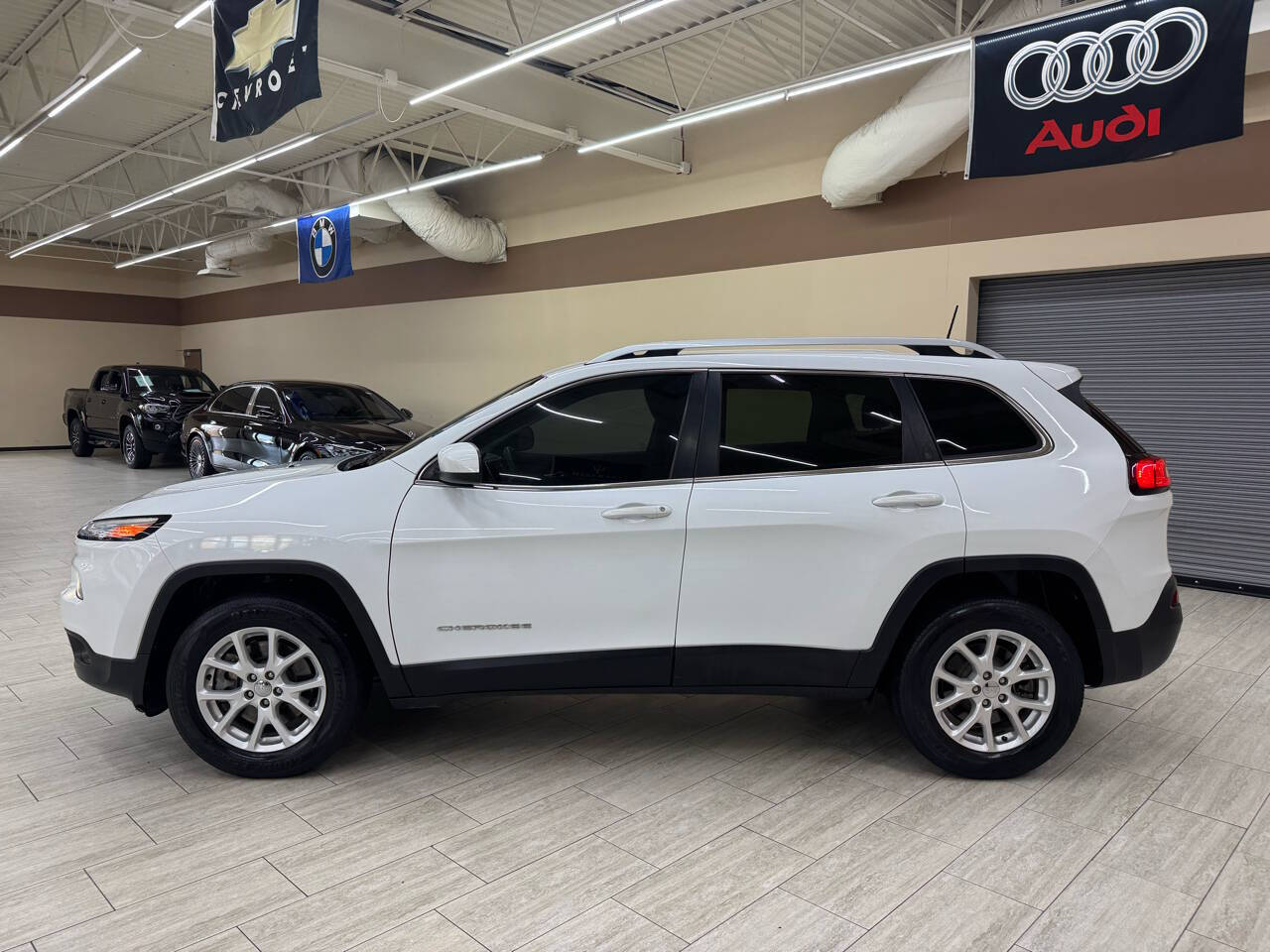 2017 Jeep Cherokee for sale at DFW Auto & Services Inc in Fort Worth, TX