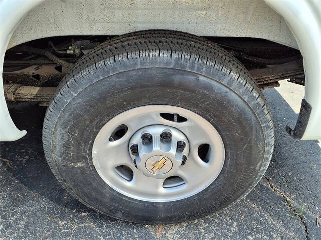 2025 Chevrolet Express 2500