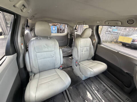 2018 Toyota Sienna XLE 7-Passenger