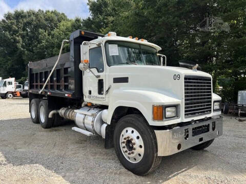 2009 Mack Pinnacle