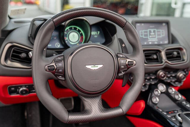 2022 Aston Martin Vantage 14