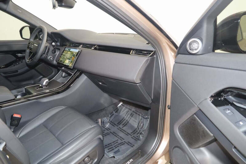 2024 Land Rover Range Rover Evoque P250 Dynamic SE