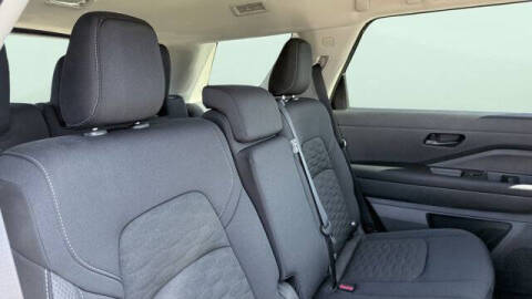 2025 Nissan Pathfinder S