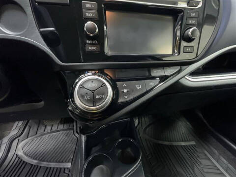 2016 Toyota Prius c Two