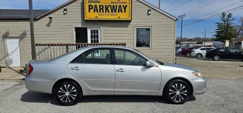 2004 Toyota Camry for sale at Parkway Motors in Springfield IL