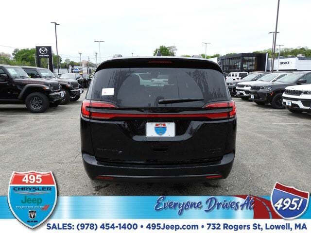 2027 Chrysler Pacifica Limited