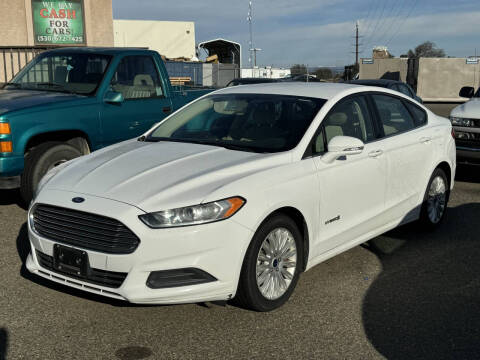 2015 Ford Fusion Hybrid for sale at Deruelle's Auto Sales in Shingle Springs CA