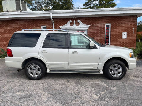 2005 Ford Expedition for sale at Premium Auto Sales in Fuquay Varina NC