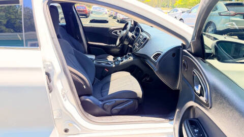 2017 Chrysler 200 Limited Platinum