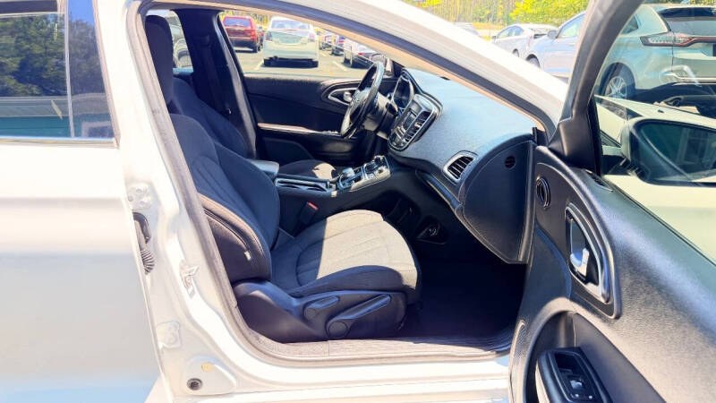 2017 Chrysler 200 Limited Platinum