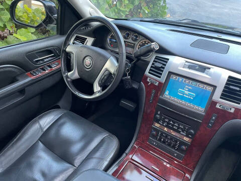 2011 Cadillac Escalade Premium