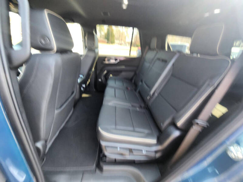 2025 GMC Yukon Elevation