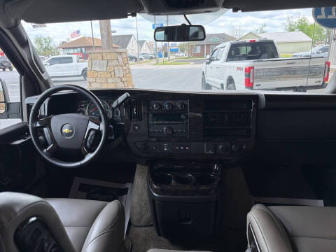 2022 Chevrolet Express 2500