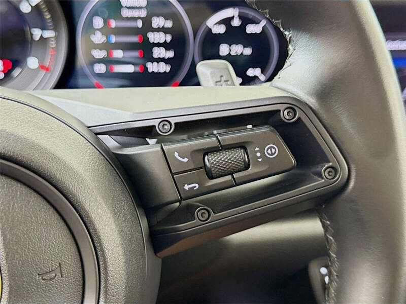 2022 Porsche 911 Carrera 4 GTS