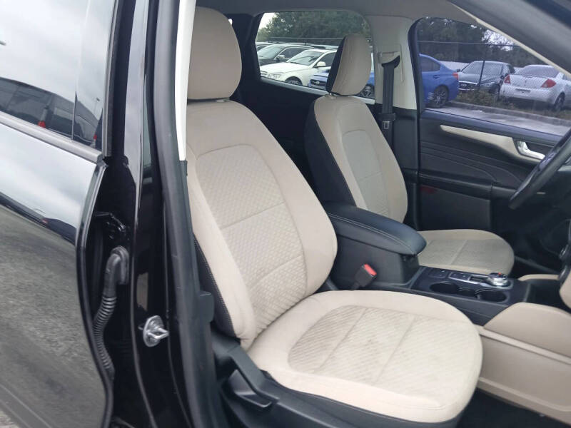2021 Ford Escape SE