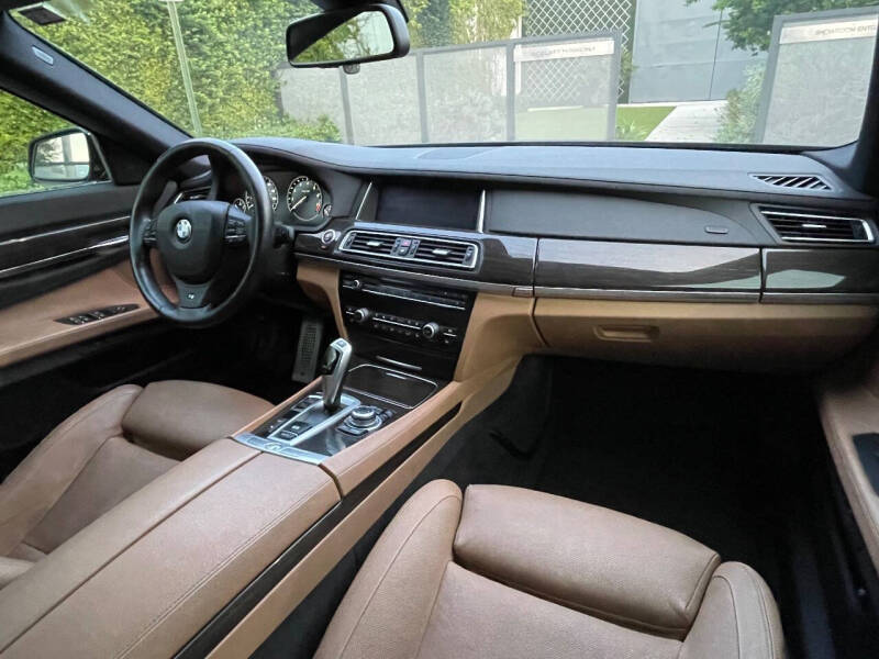 2013 BMW 7 Series 740i