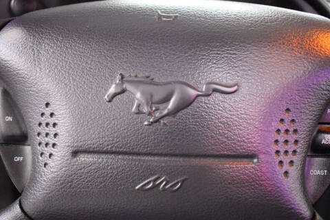 2004 Ford Mustang Deluxe