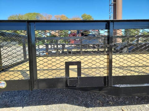 2023 Top Hat Trailers 83x20 RAX (RENTAL)