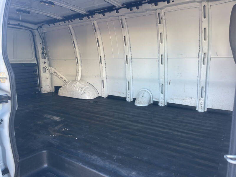 2024 GMC Savana 2500