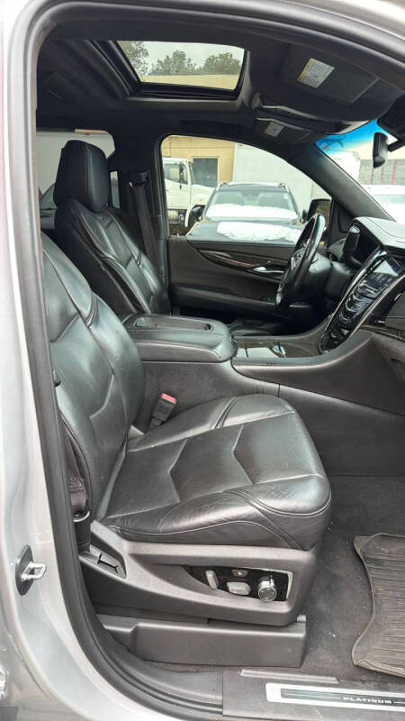 2016 Cadillac Escalade Platinum