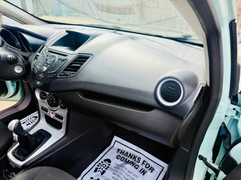 2017 Ford Fiesta SE