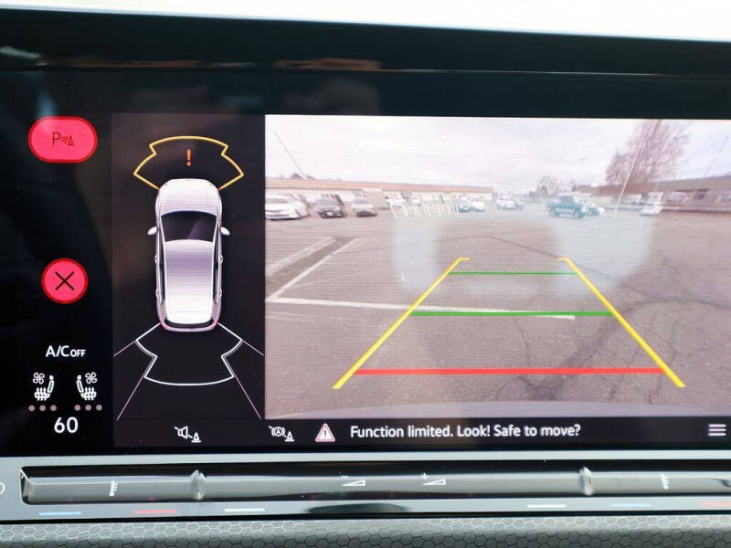 2022 Volkswagen Golf GTI SE