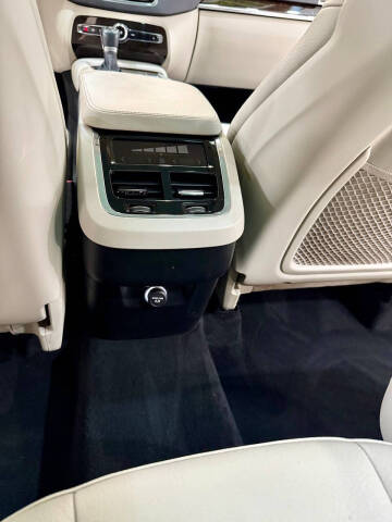 2018 Volvo XC90 T5 Momentum 7-Passenger