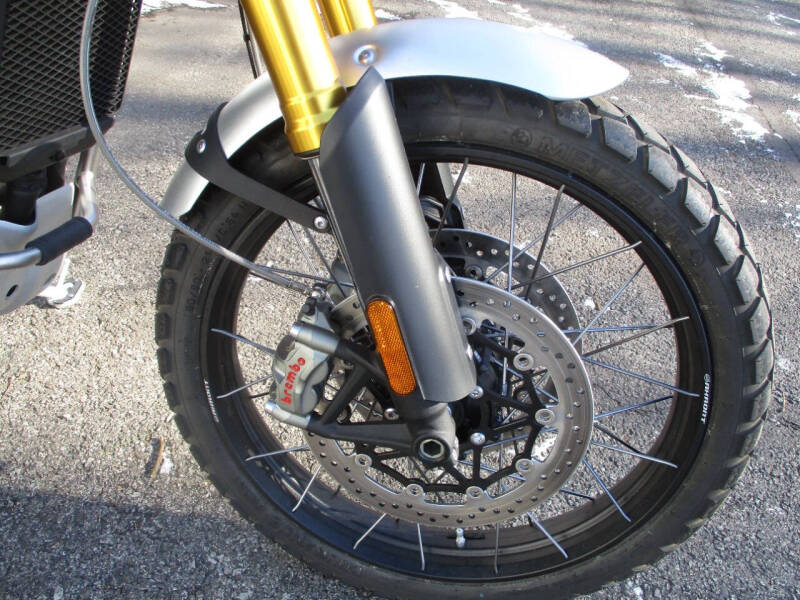 2023 Triumph Scrambler 1200 XE