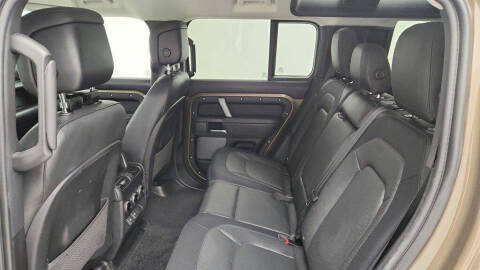 2024 Land Rover Defender 110 P400 X-Dynamic SE