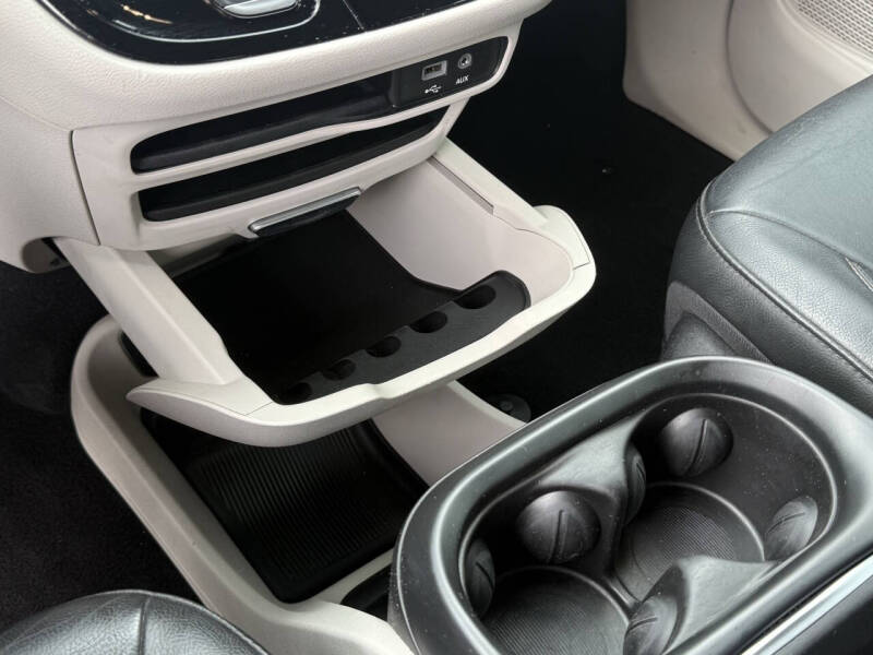 2020 Chrysler Pacifica Touring L