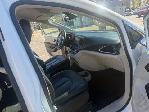 2017 Chrysler Pacifica Touring