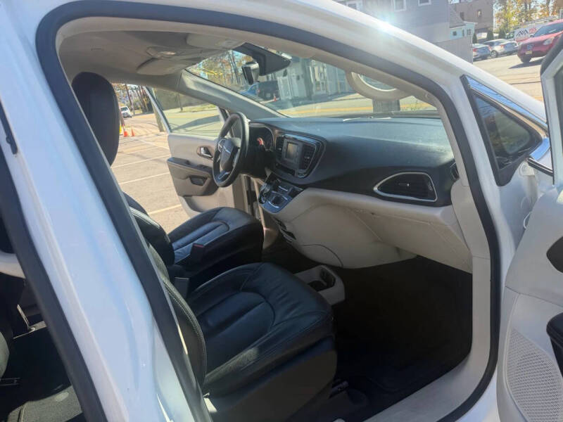 2017 Chrysler Pacifica Touring