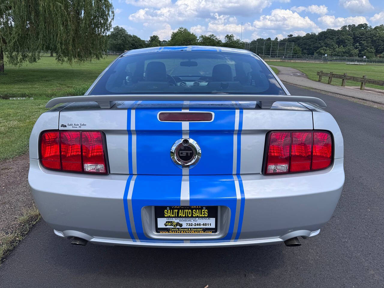 2005 Ford Mustang 30