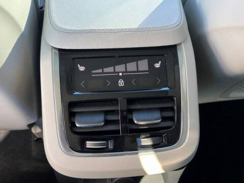 2023 Volvo XC90 Recharge T8 Ultimate Bright Theme 6P