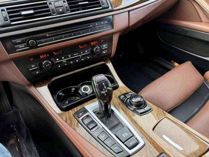 2012 BMW 5 Series 550i xDrive