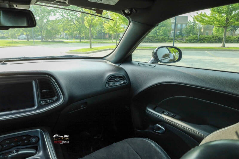 2017 Dodge Challenger 392 HEMI Scat Pack Shaker