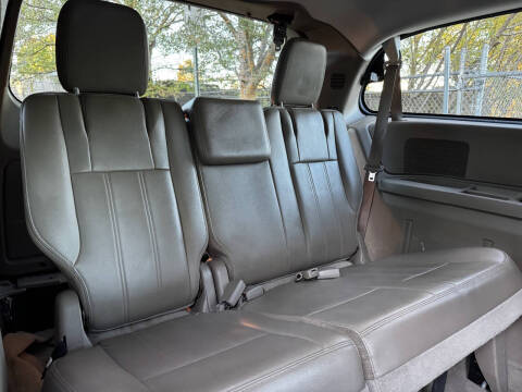 2013 Chrysler Town and Country Touring