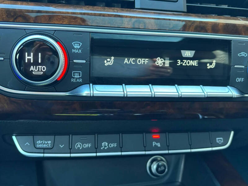 2017 Audi A4 2.0T quattro Premium Plus