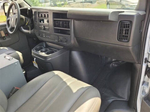 2025 Chevrolet Express 2500