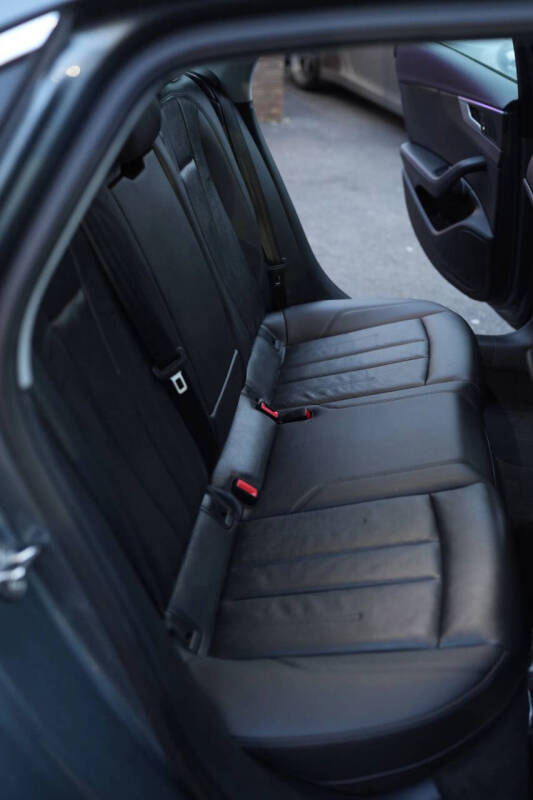 2019 Audi A4 quattro Premium Plus 45 TFSI