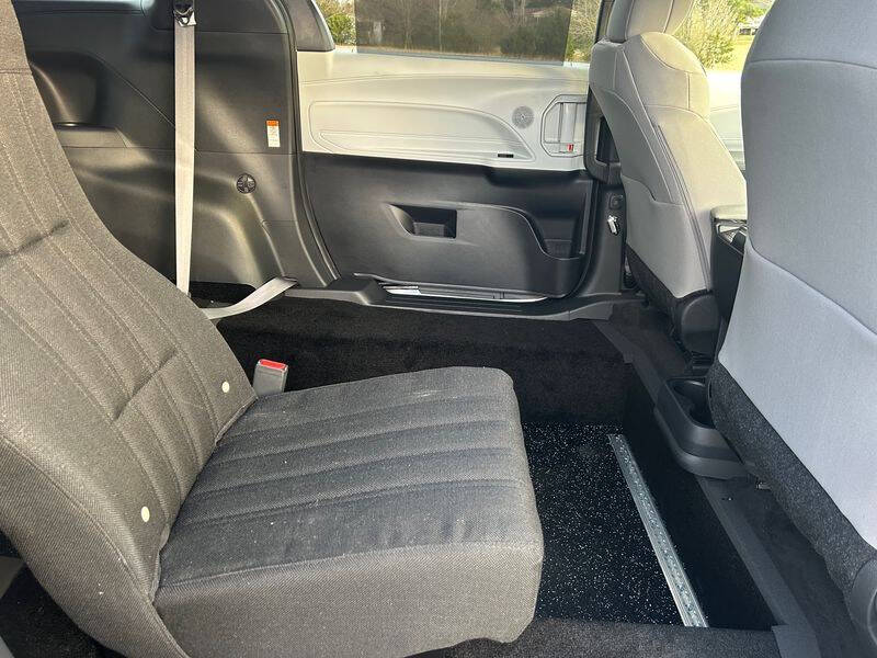 2025 Toyota Sienna LE 8-Passenger